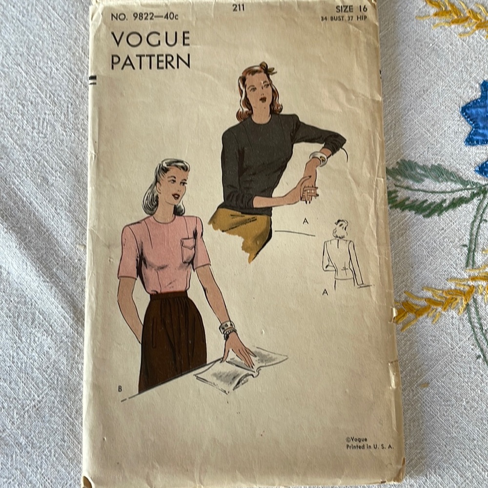 Vintage Vogue Pattern, 9822, size 16, bust 34, hip 37, ca 1940's